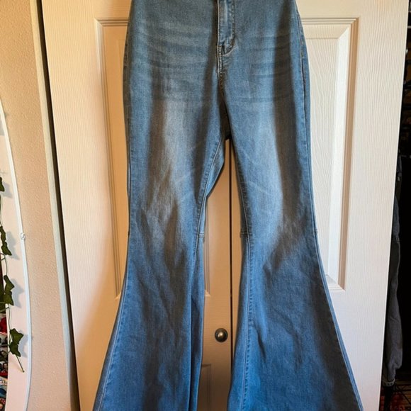 High waisted flare jeans - Picture 1 of 4